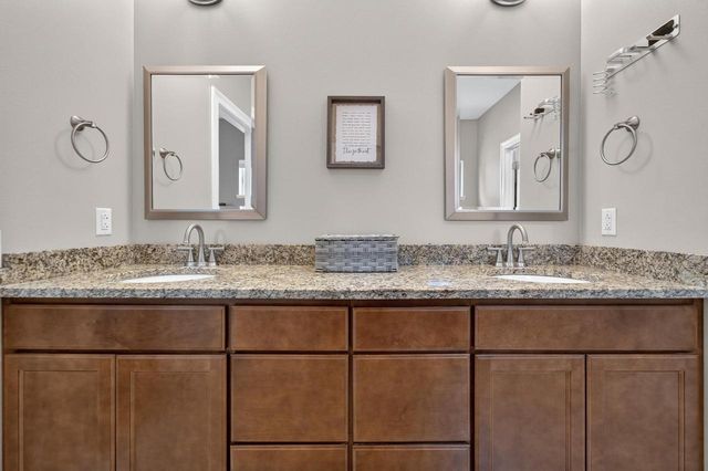 280 Drumlin Circle, Oregon, WI 53575