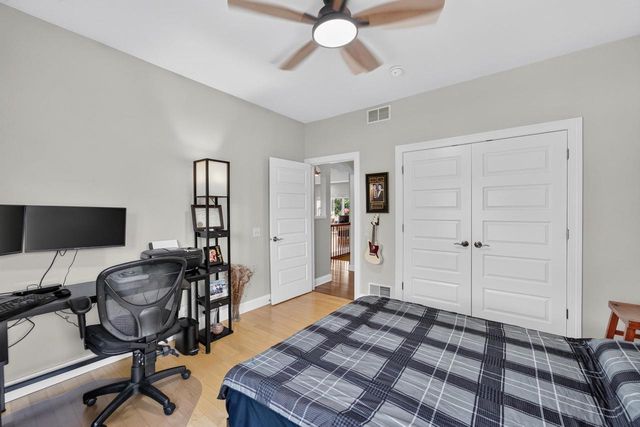 280 Drumlin Circle, Oregon, WI 53575