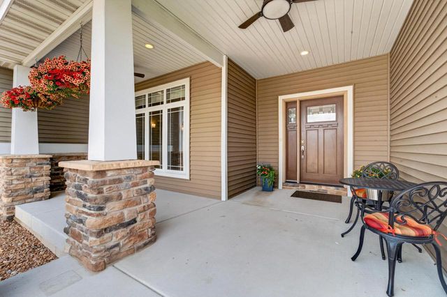 280 Drumlin Circle, Oregon, WI 53575