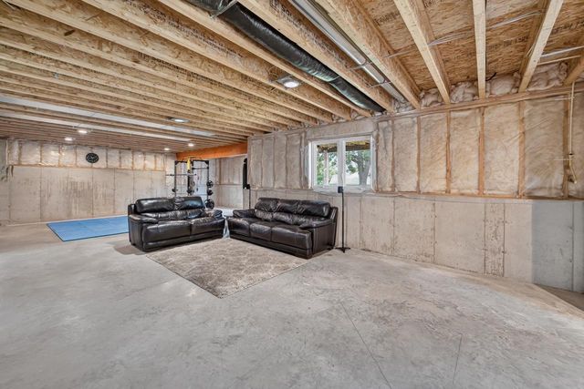 280 Drumlin Circle, Oregon, WI 53575