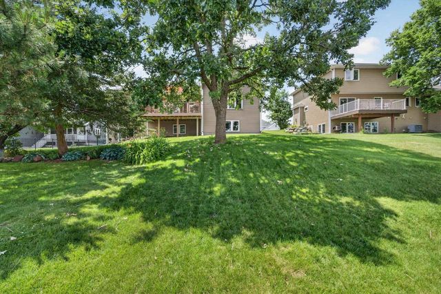 280 Drumlin Circle, Oregon, WI 53575