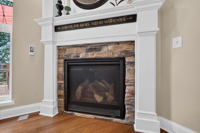 280 Drumlin Circle, Oregon, WI 53575