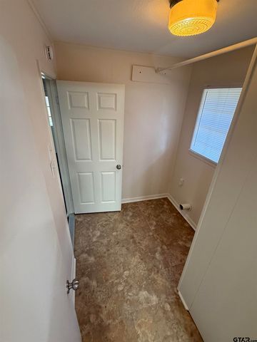 206 W Parkdale, Whitehouse, TX 75791