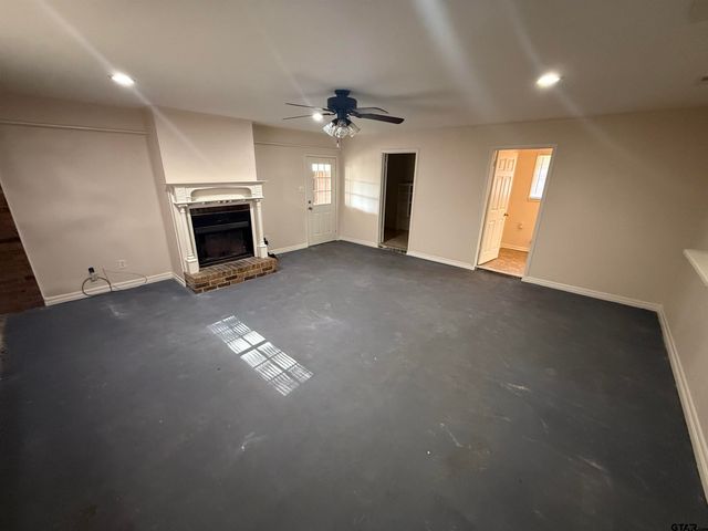 206 W Parkdale, Whitehouse, TX 75791