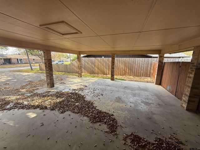 206 W Parkdale, Whitehouse, TX 75791