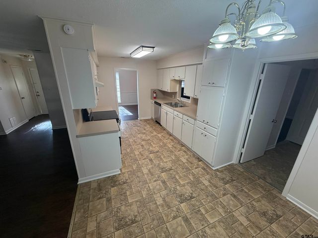 206 W Parkdale, Whitehouse, TX 75791