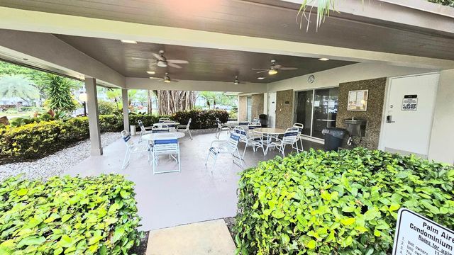 555 Oaks Lane 207, Pompano Beach, FL 33069