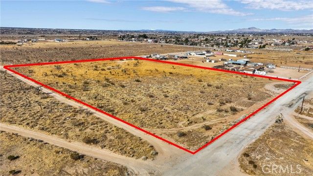 11 Juniper Street, Apple Valley, CA 92307