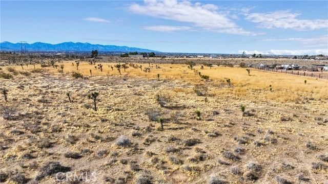 11 Juniper Street, Apple Valley, CA 92307