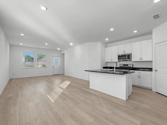 1930 Whispering River Drive, Missouri City, TX 77489