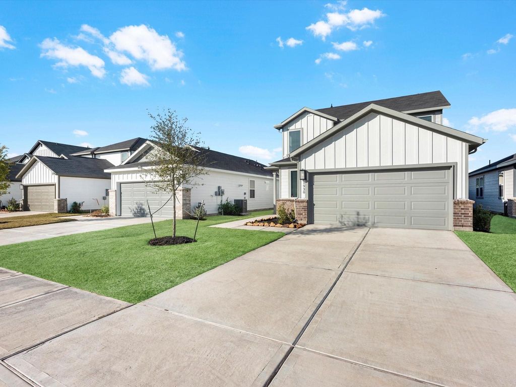1930 Whispering River Drive, Missouri City, TX 77489
