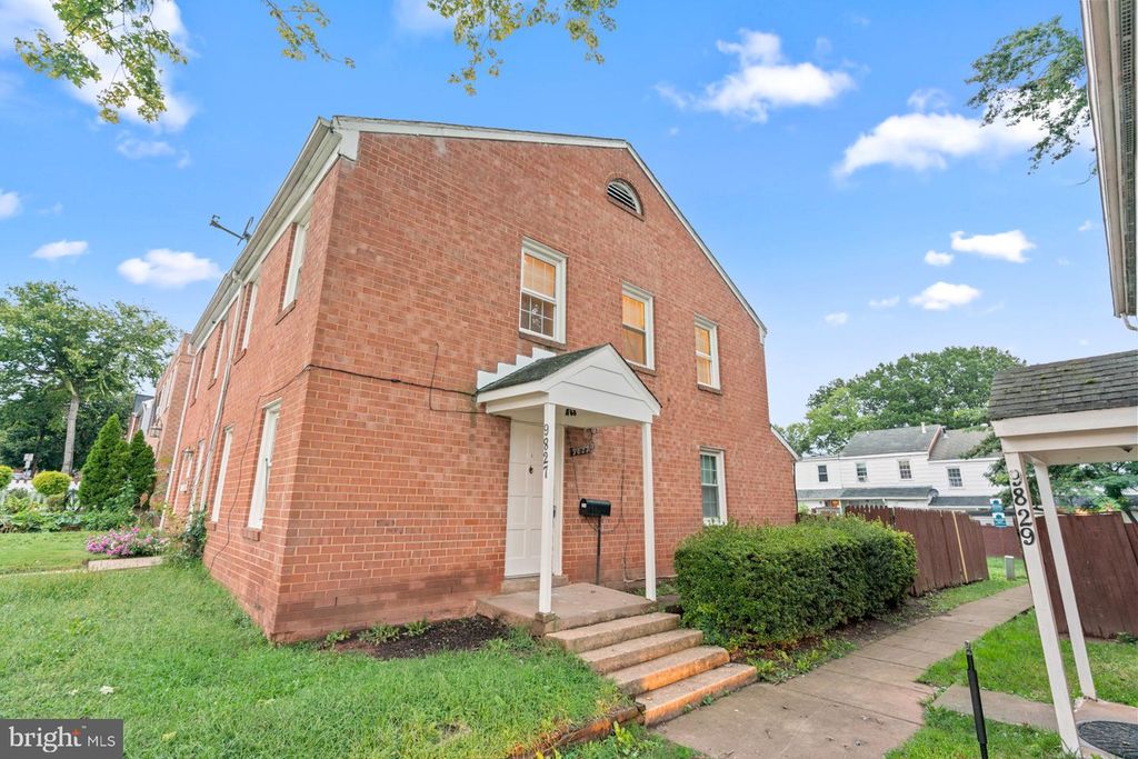 9827 TOWN LN, Manassas, VA 20110