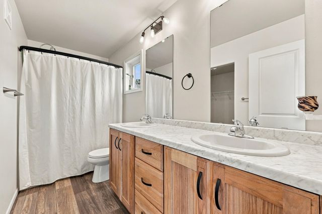 7671 Cub Creek Way, Horace, ND 58047