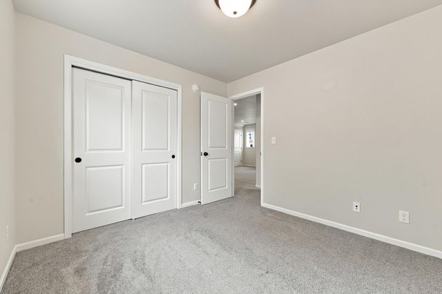 7671 Cub Creek Way, Horace, ND 58047