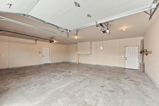7671 Cub Creek Way, Horace, ND 58047