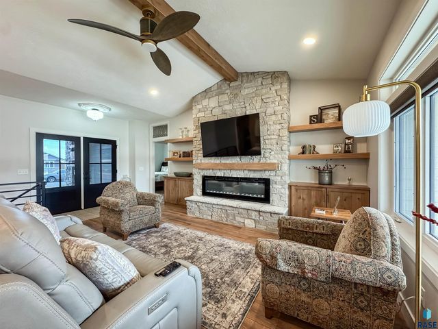 5504 E Morningside Cir Circle, Sioux Falls, SD 57110