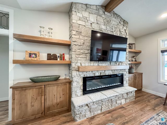 5504 E Morningside Cir Circle, Sioux Falls, SD 57110