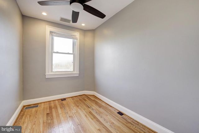 3958 BLAINE ST NE, Washington, DC 20019