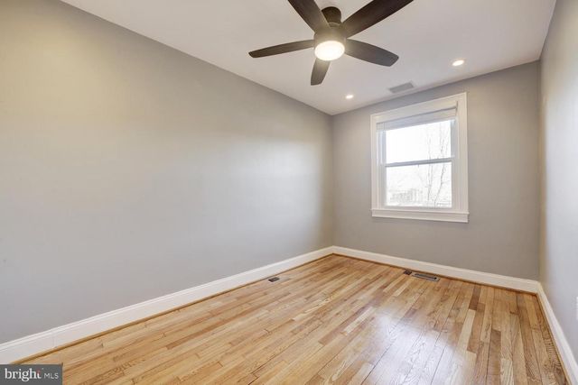 3958 BLAINE ST NE, Washington, DC 20019