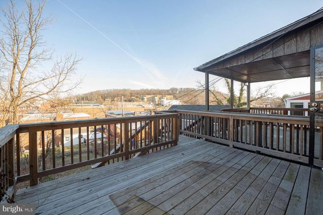 3958 BLAINE ST NE, Washington, DC 20019