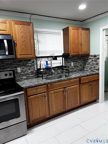 718 Blick St, Petersburg, VA 23803