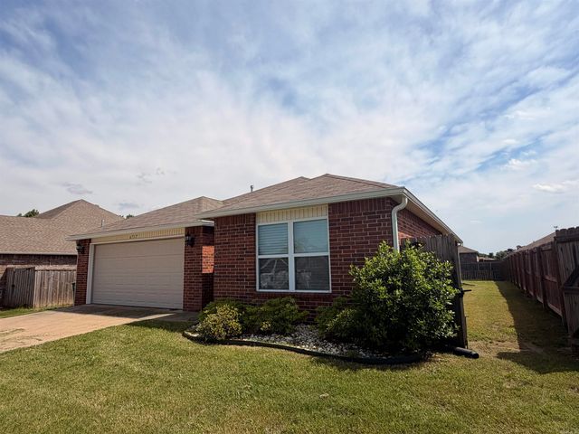 6717 RIDGEMIST Cove, North Little Rock, AR 72117