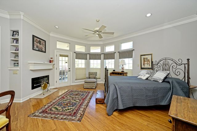 4912 Interlachen LN, Austin, TX 78747