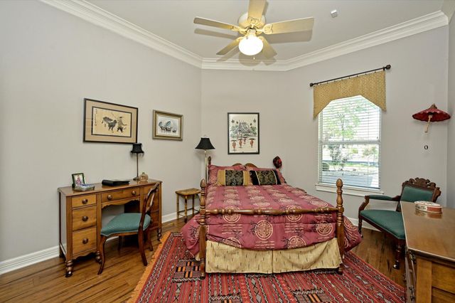 4912 Interlachen LN, Austin, TX 78747