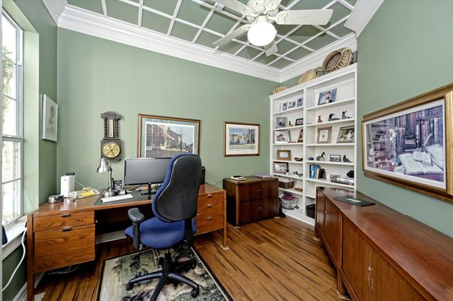 4912 Interlachen LN, Austin, TX 78747