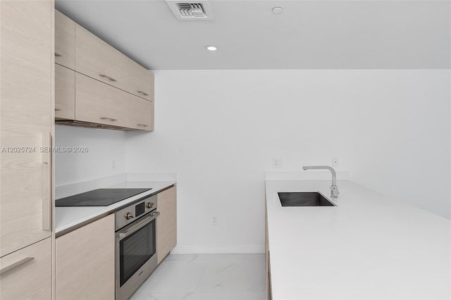 1300 S Miami Ave 3211, Miami, FL 33130