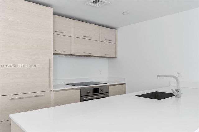 1300 S Miami Ave 3211, Miami, FL 33130