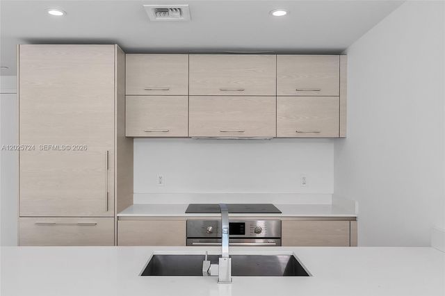 1300 S Miami Ave 3211, Miami, FL 33130