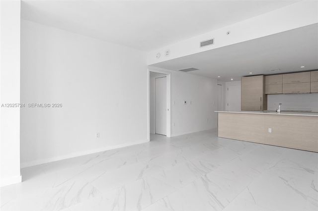 1300 S Miami Ave 3211, Miami, FL 33130