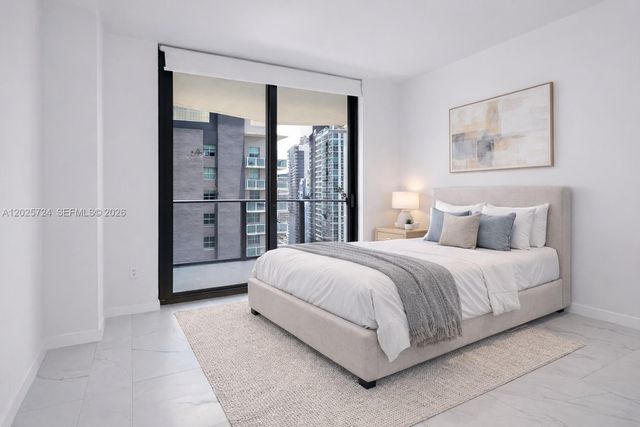 1300 S Miami Ave 3211, Miami, FL 33130