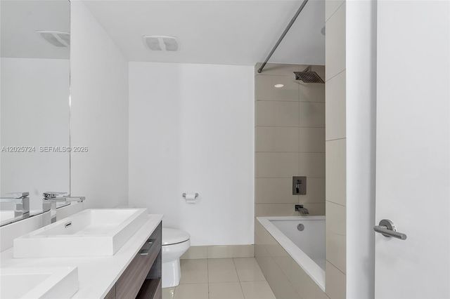 1300 S Miami Ave 3211, Miami, FL 33130