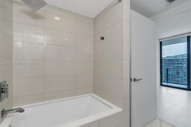 1300 S Miami Ave 3211, Miami, FL 33130