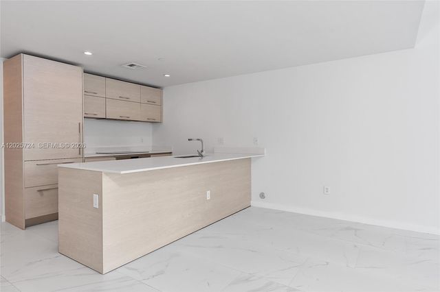 1300 S Miami Ave 3211, Miami, FL 33130