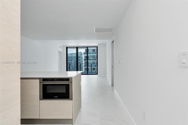 1300 S Miami Ave 3211, Miami, FL 33130