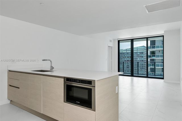 1300 S Miami Ave 3211, Miami, FL 33130