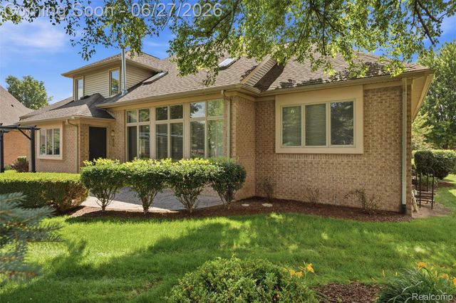 54138 Acadia Drive, Macomb Township, MI 48042