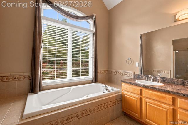 54138 Acadia Drive, Macomb Township, MI 48042