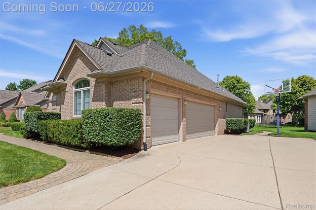 54138 Acadia Drive, Macomb Township, MI 48042