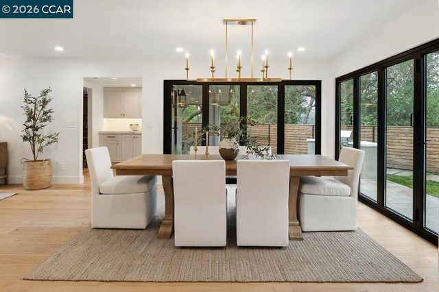 1 Waverly Ct, Alamo, CA 94507