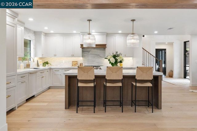 1 Waverly Ct, Alamo, CA 94507