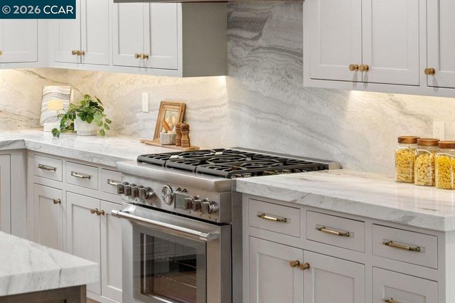 1 Waverly Ct, Alamo, CA 94507