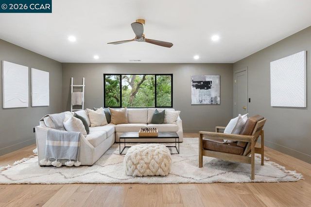 1 Waverly Ct, Alamo, CA 94507