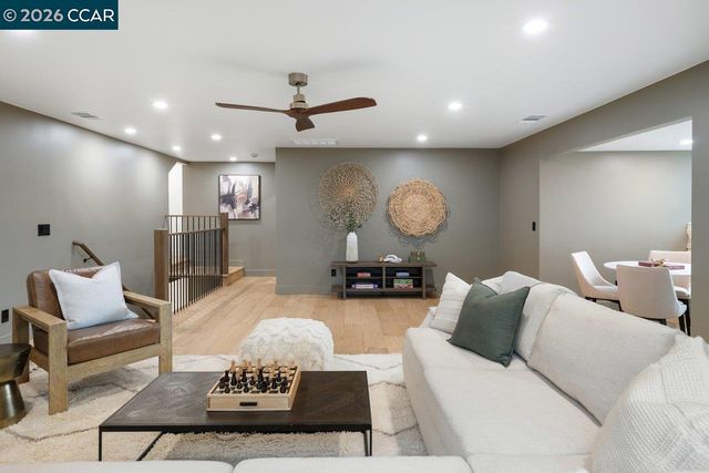 1 Waverly Ct, Alamo, CA 94507