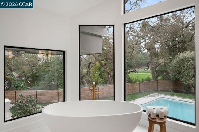 1 Waverly Ct, Alamo, CA 94507