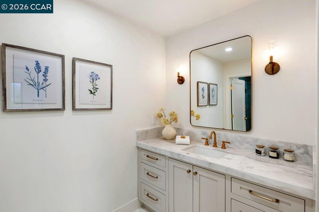 1 Waverly Ct, Alamo, CA 94507