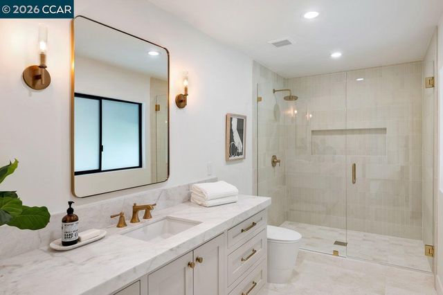 1 Waverly Ct, Alamo, CA 94507